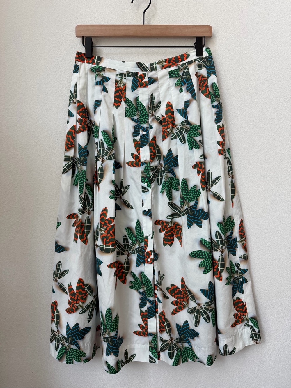 Akris Punto Tropical Leaf Print Pleated Midi Skirt White Green Orange Size 6